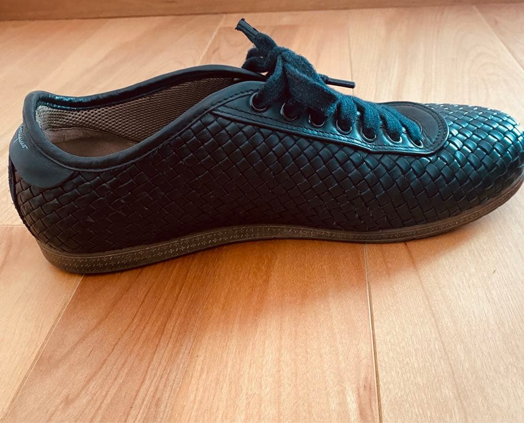 Salvatore Ferragamo ブラックメッシュレースアップシューズ