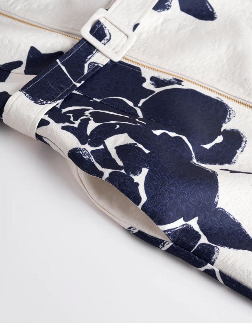 SaturdayClub ワンピース S 夜職 ラウンジ　きれいめ 白×ネイビー