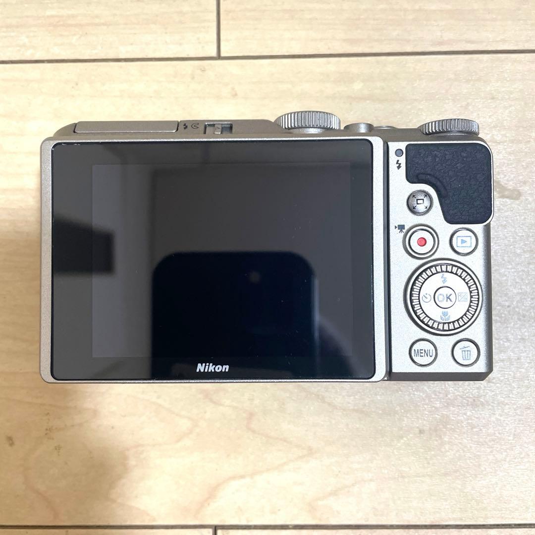 断*離様 【美品】Nikon COOLPIX A900 35x 4K シルバー