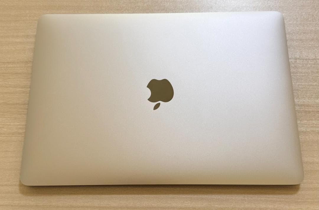 【美品】Apple MacBook Air (M1, 2020)