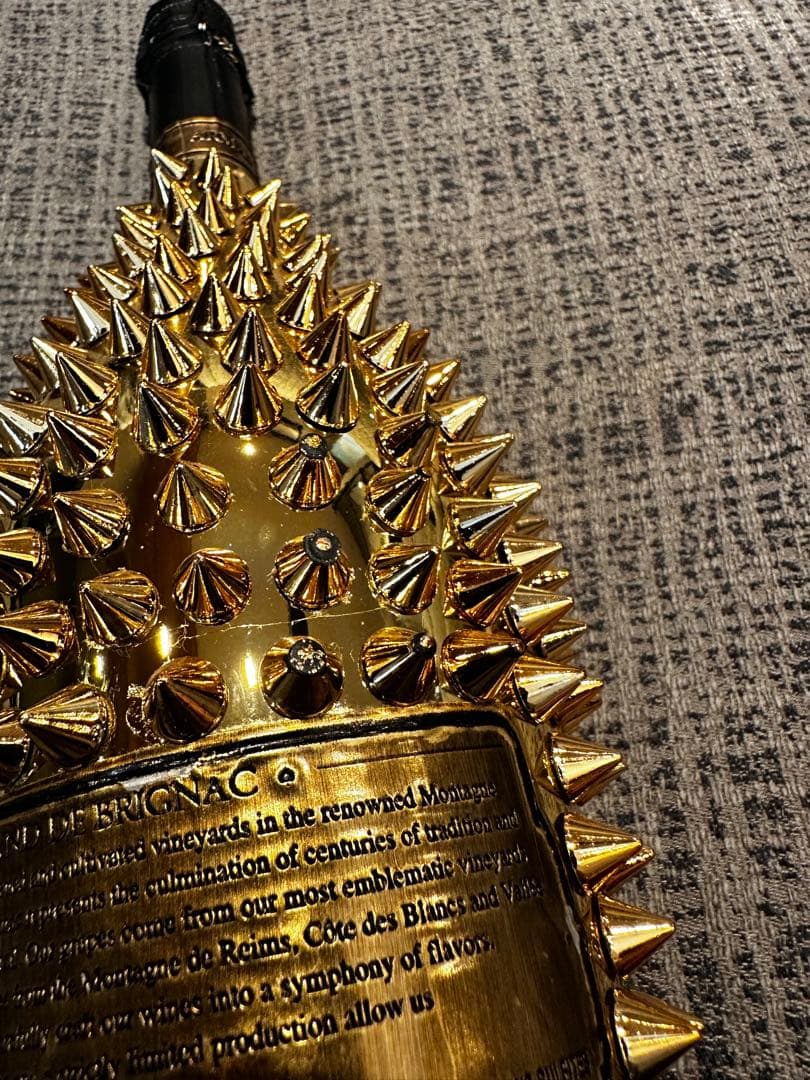 【新品未開封】アルマンド ゴールド トゲトゲスタッズ デコレーションボトル