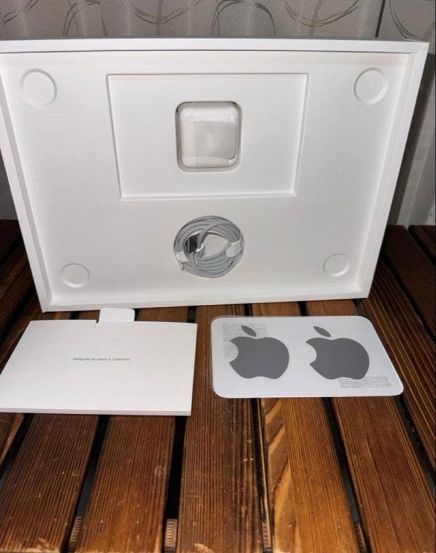 【極美品】MacBook Air M2 メモリ16GB 1TB【定価23万超】