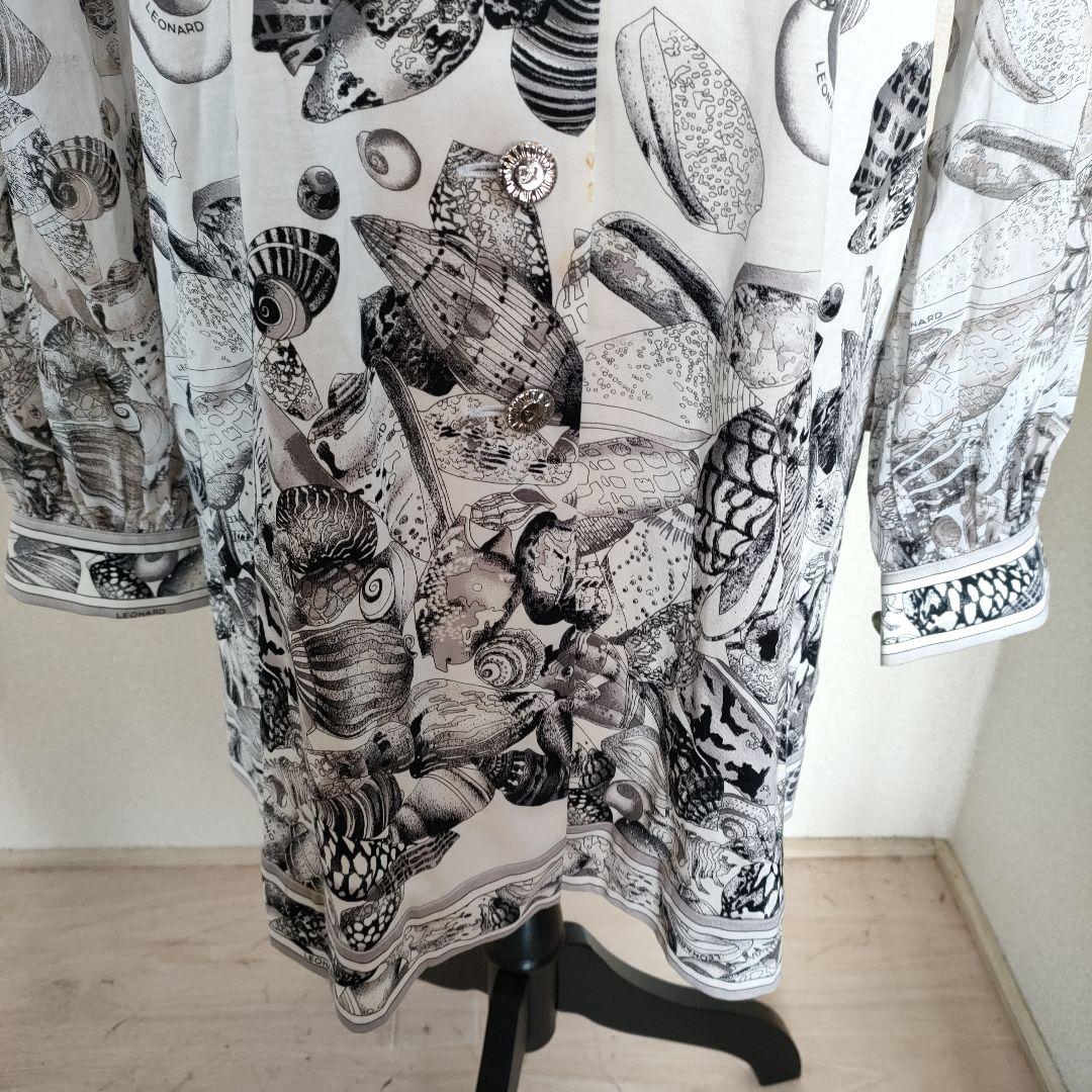 か39 美品　レオナールファッション　貝殻蝶プリント長袖チュニック　カーデ