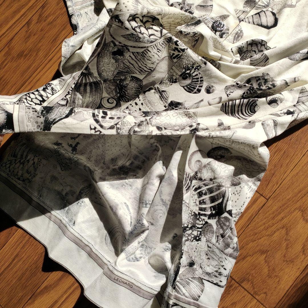 か39 美品　レオナールファッション　貝殻蝶プリント長袖チュニック　カーデ