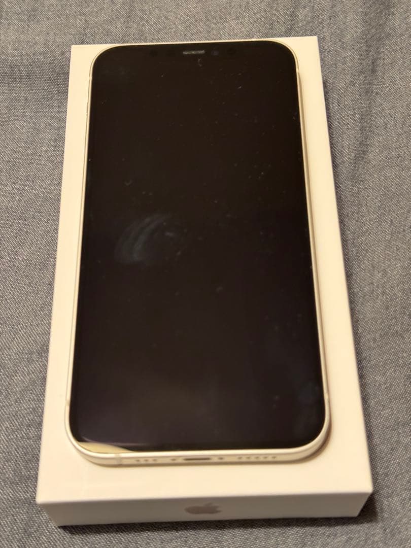 Apple iPhone12 ホワイト64GB 美品