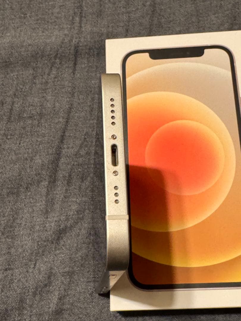 Apple iPhone12 ホワイト64GB 美品