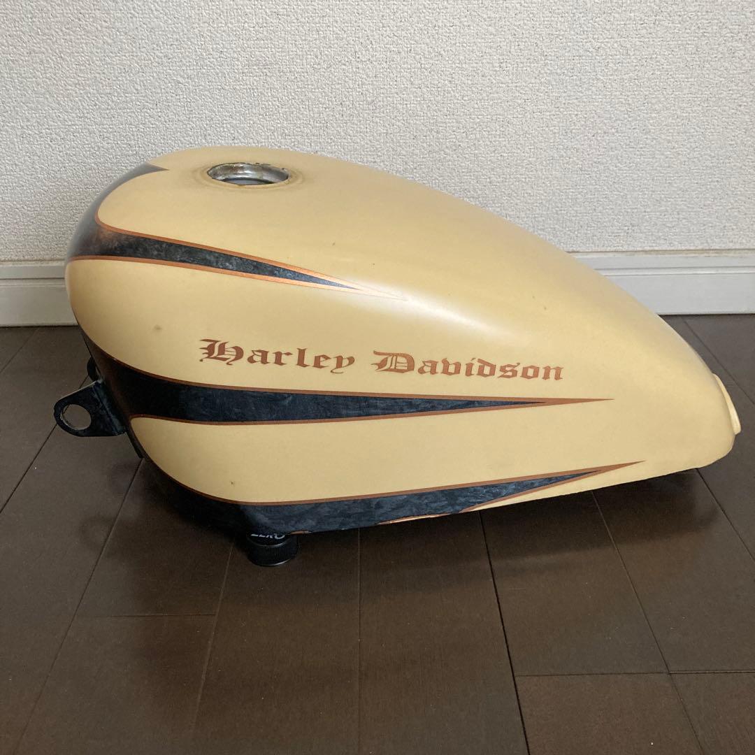 スポーツスター　タンク　ハーレーダビッドソン　2.25ガロン