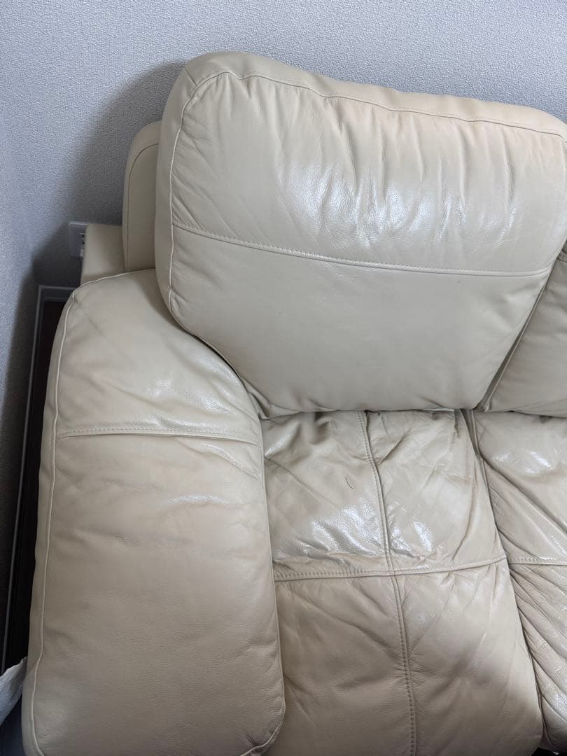 う*ち様 【出品者発払い】ニトリ 2人掛け本革レザーソファ