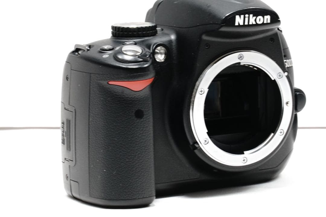 【美品】Nikon D5000 完動品 一眼レフ スマホ転送 手ぶれ補正