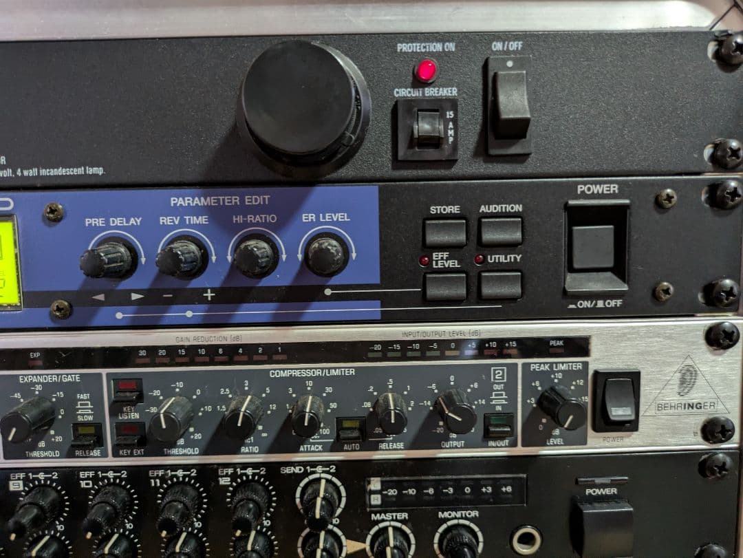 ラック　エフェクター　REV500 、MDX2000、ETA、M-120、SKB