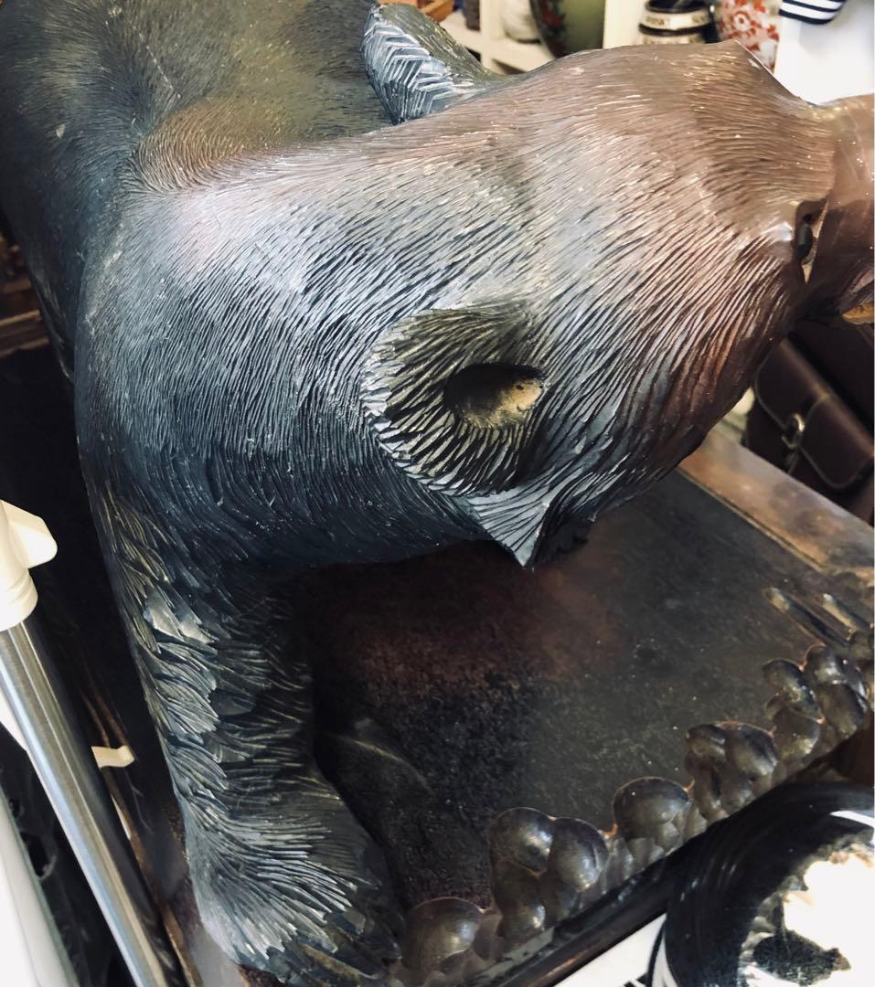 大特価！値下げ！木製 クマの彫刻 大きい。