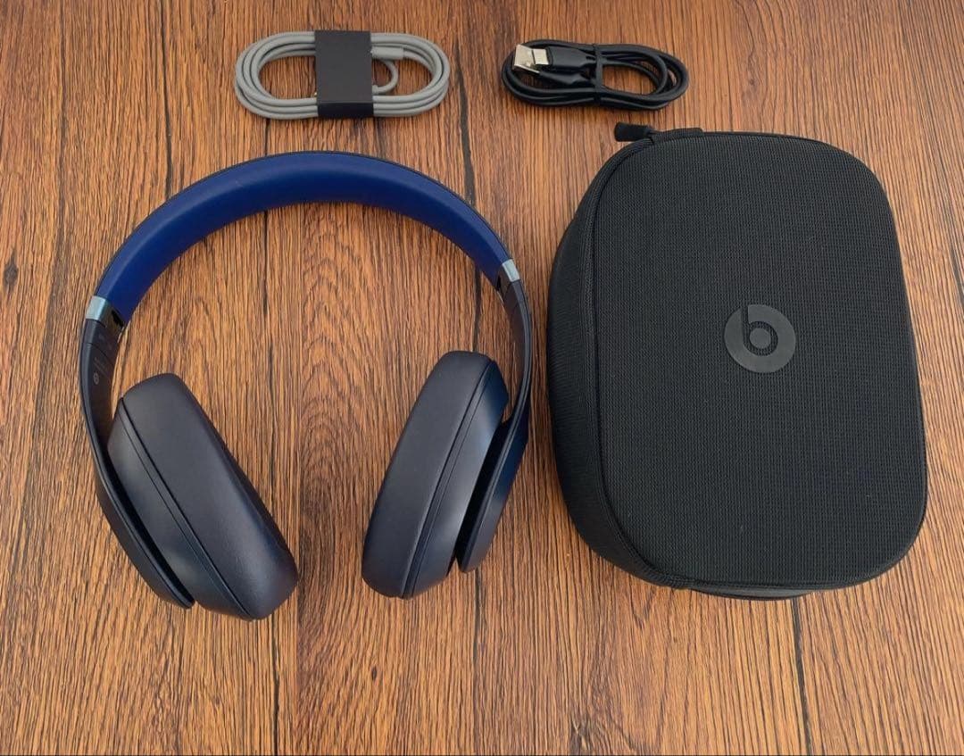 Beats Studio Pro ワイヤレスヘッドフォン　ネイビー