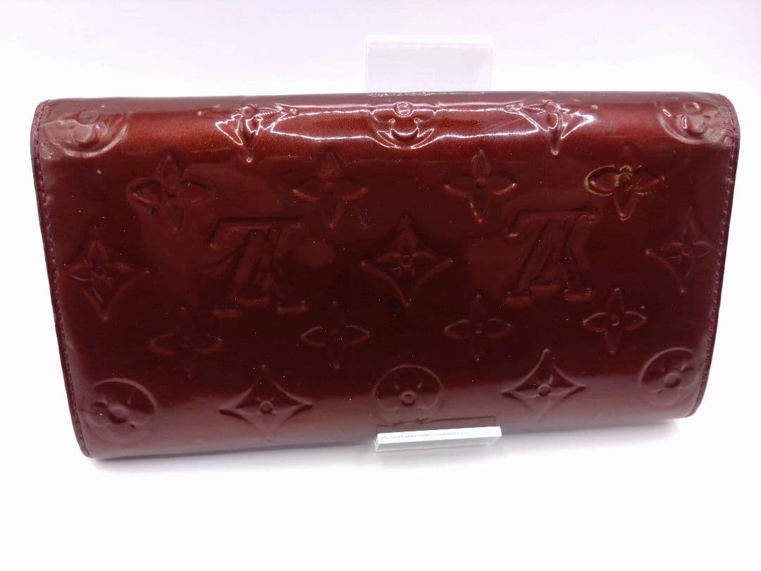 ルイヴィトン　ポルトフォイユサラ　モノグラム　ヴェルニ　エナメル長財布