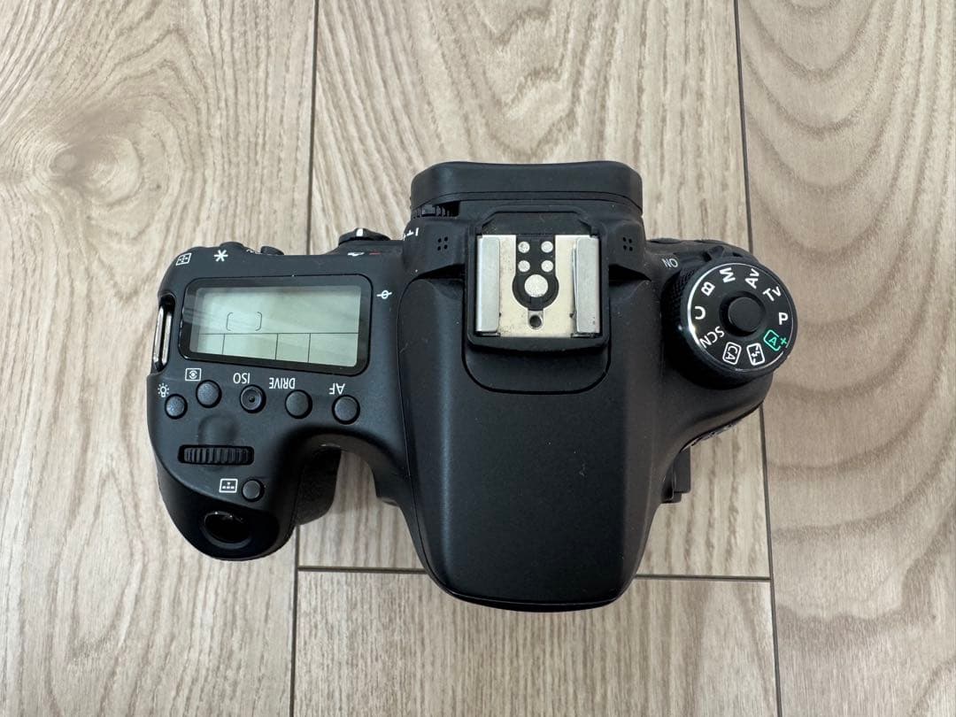 キャノンEOS 70D 一眼レフカメラ EF-S 18-135レンズキット