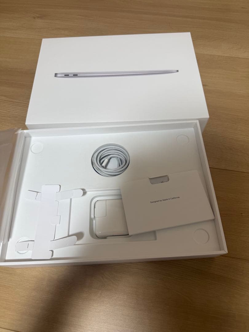 MacBook Air M1 8GB/256GB シルバー