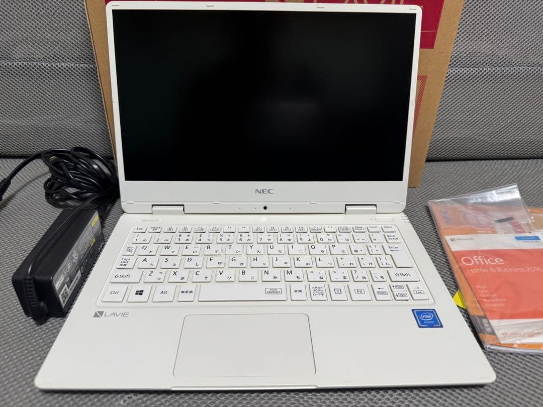 【軽量モバイルPC】LAVIE NM150/KAW 12.5型 SSD128GB