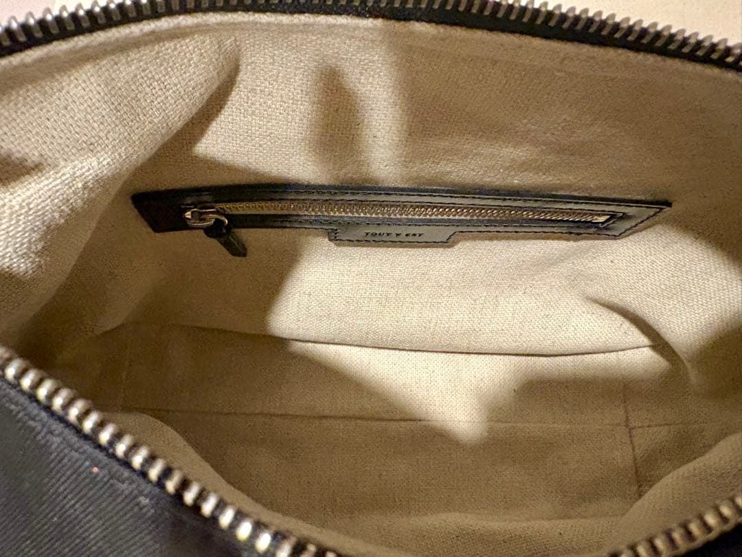 TOUT Y EST トゥティエ　カノトワル スモールバッグ　黒