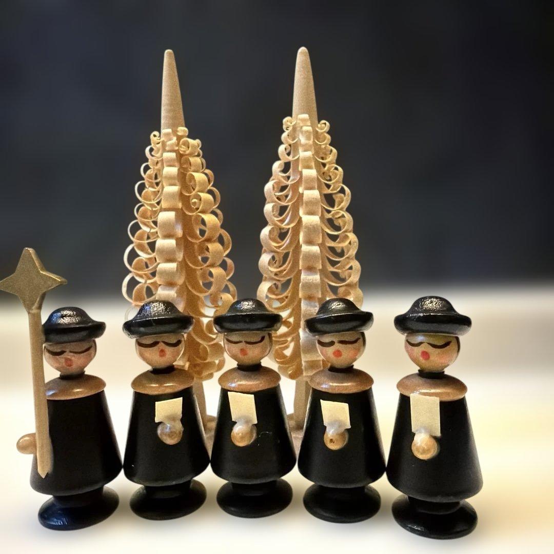 未使用　ドイツエルツ山地　木工民芸品ヴィンテージ　5名聖歌隊　削り木2本