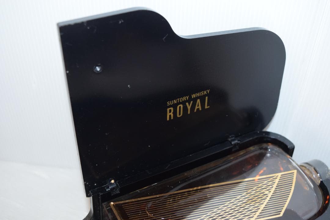 サントリー　ウィスキー　ローヤル　ピアノ型ボトル