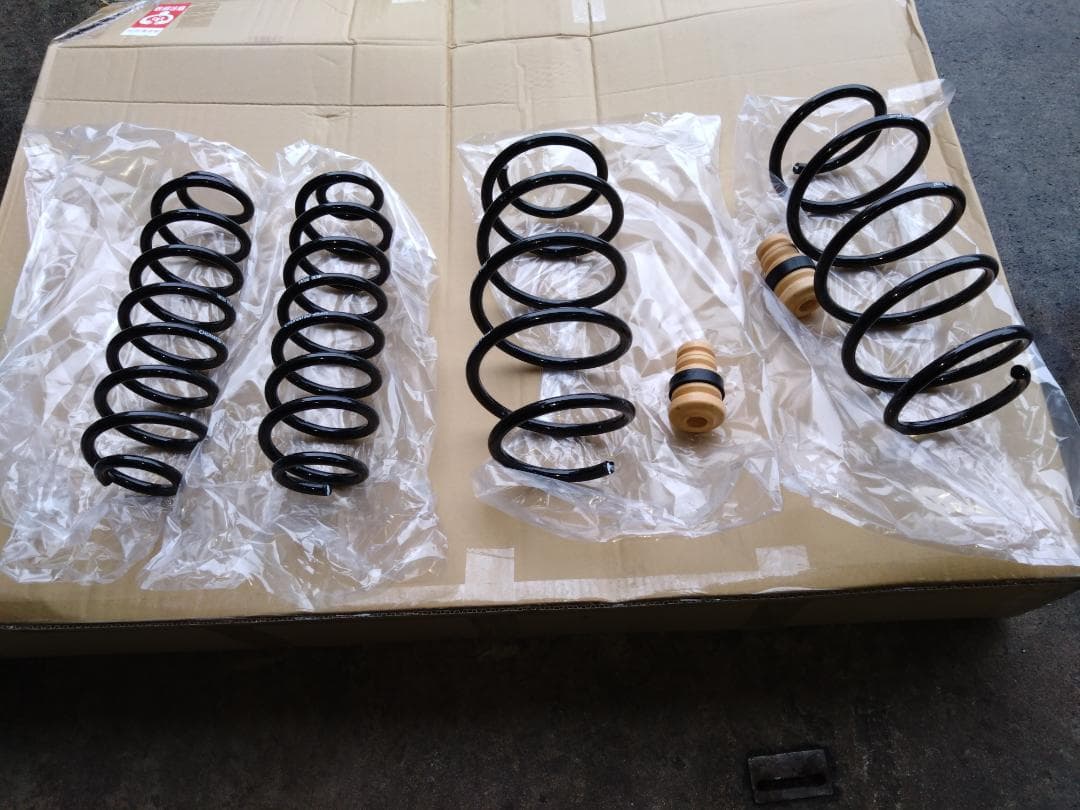 プリウス専用　SASCハイパフォーマンススプリングCHUHATSU　PLUS