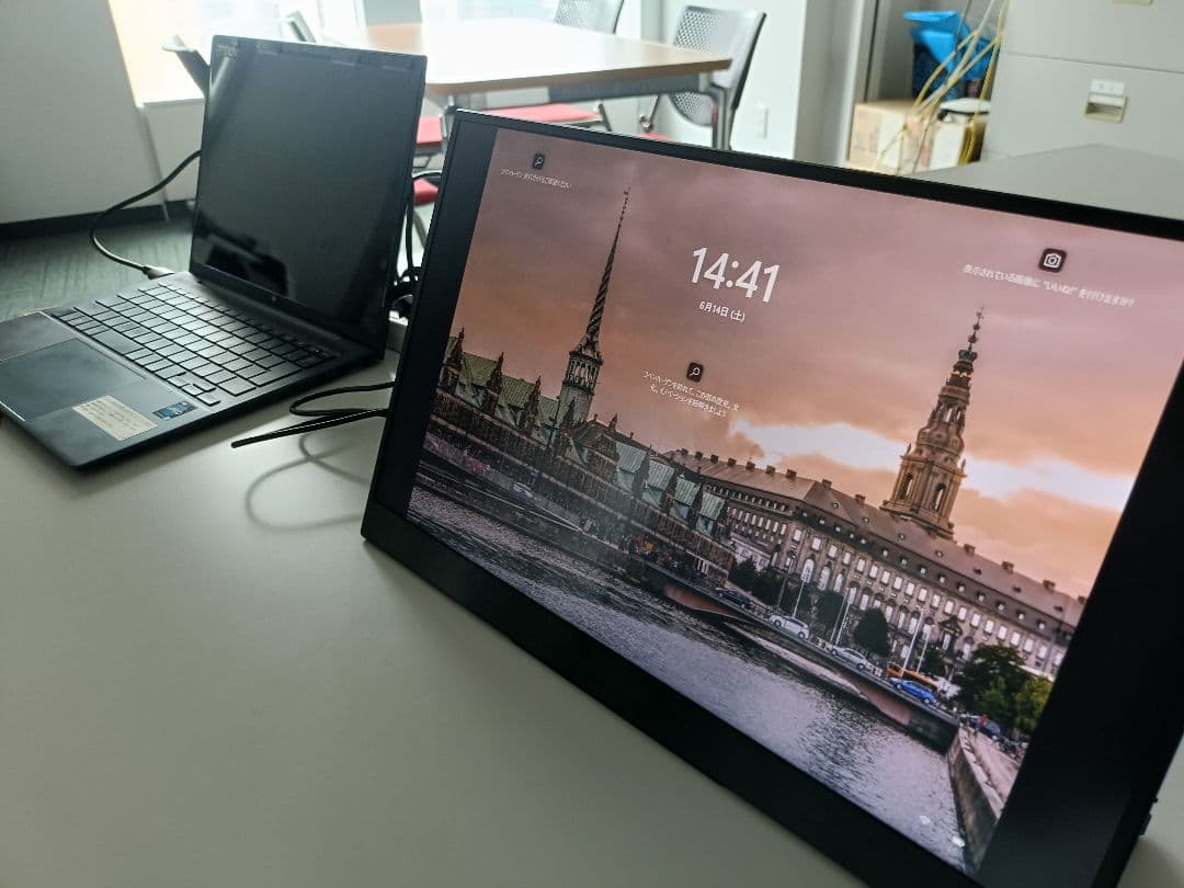 高解像度 ディスプレイ 本体 5m ケーブル 収納 ケース 付属