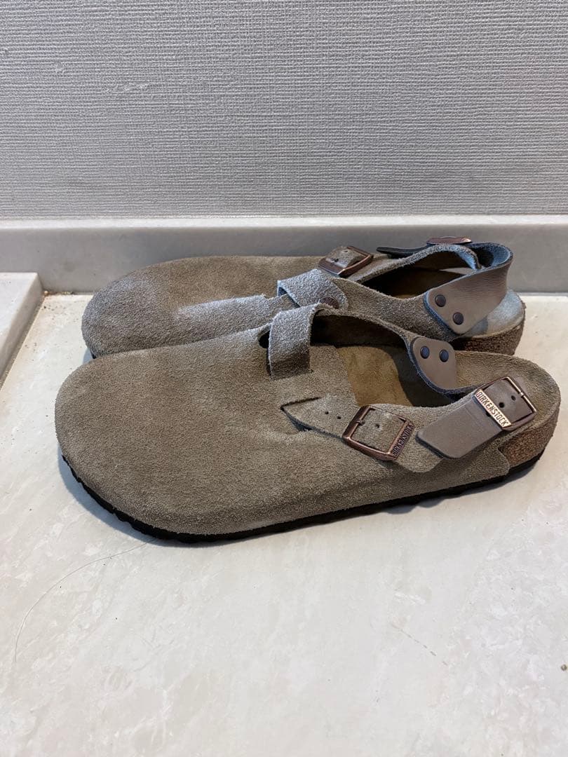 グレー スエード バックストラップサンダル