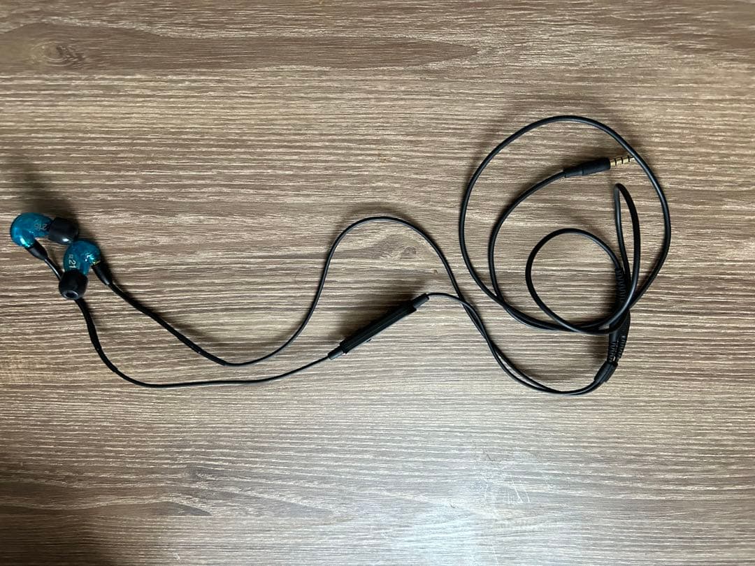 【ほぼ新品】SHUREイヤホン AONIC 215 有線 マイク付き