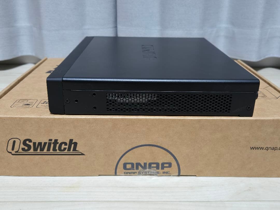 QNAP QSW-1208-8C 10Gスイッチ