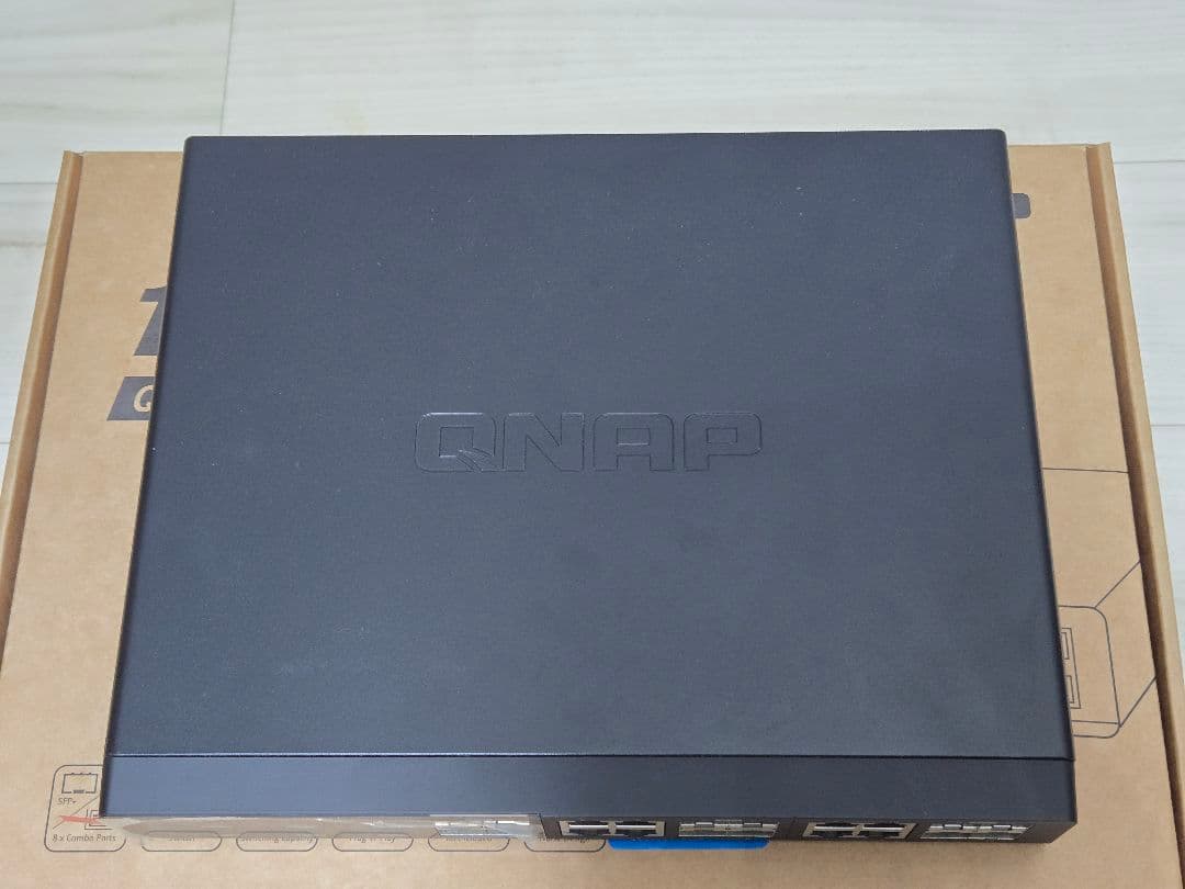 QNAP QSW-1208-8C 10Gスイッチ