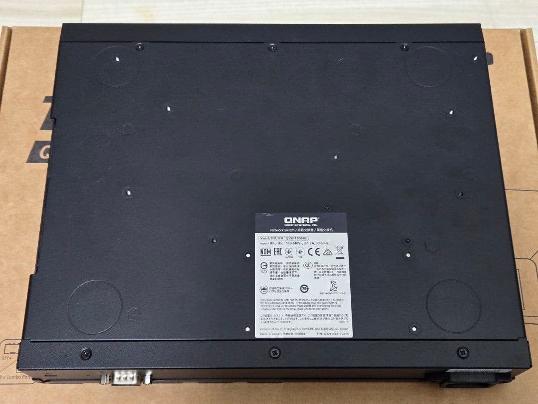 QNAP QSW-1208-8C 10Gスイッチ