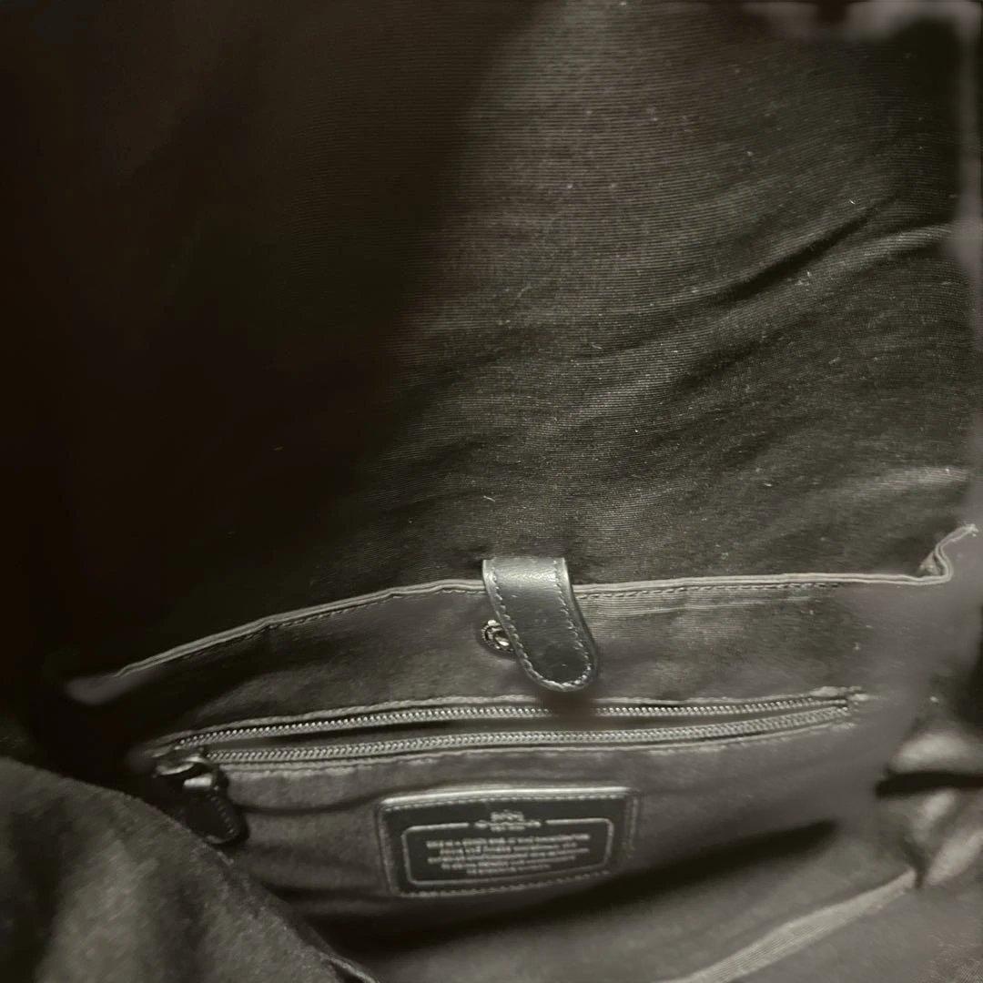 【としゆき】COACH ブラック ロールトップリュック