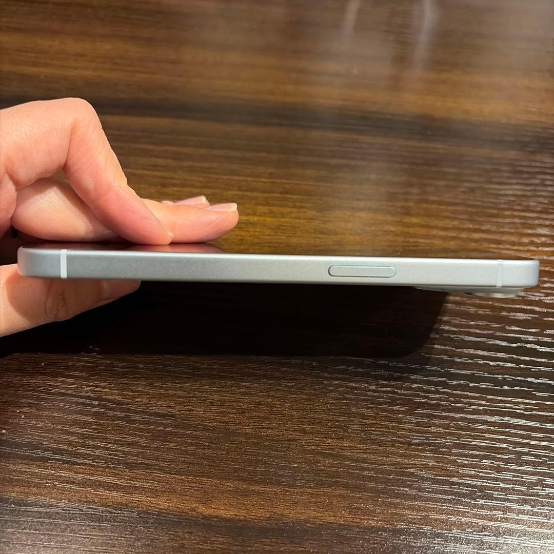 g*a様 SIMフリー　iPhone15 256GB ブルー　※わずかな傷あり