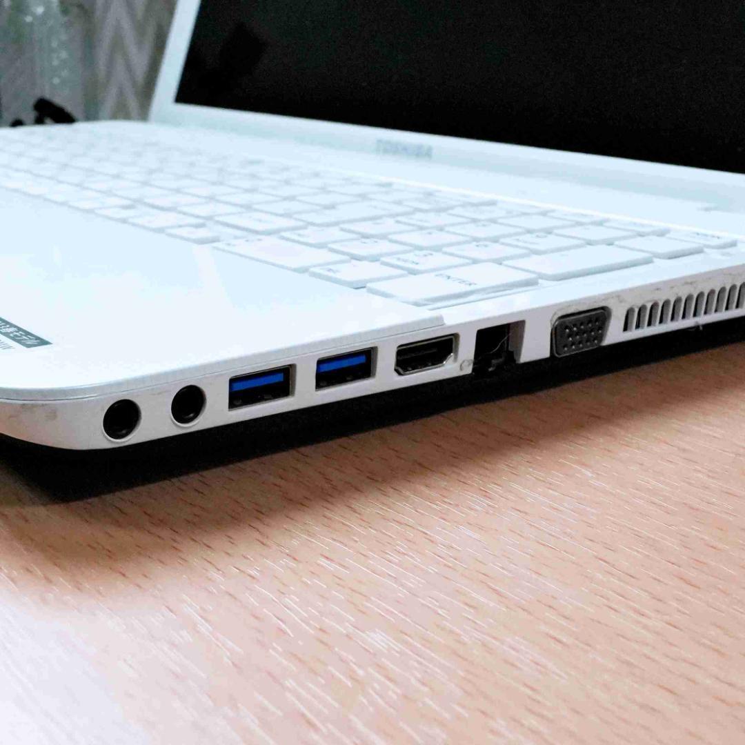 ⭐人気の白いノートPC⭐750GBのHDD⭐初期設定済⭐初心者/学生向け