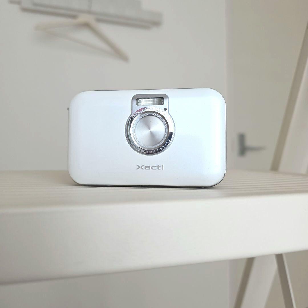 SANYO デジタルカメラ Xacti DSC-E6　ホワイト