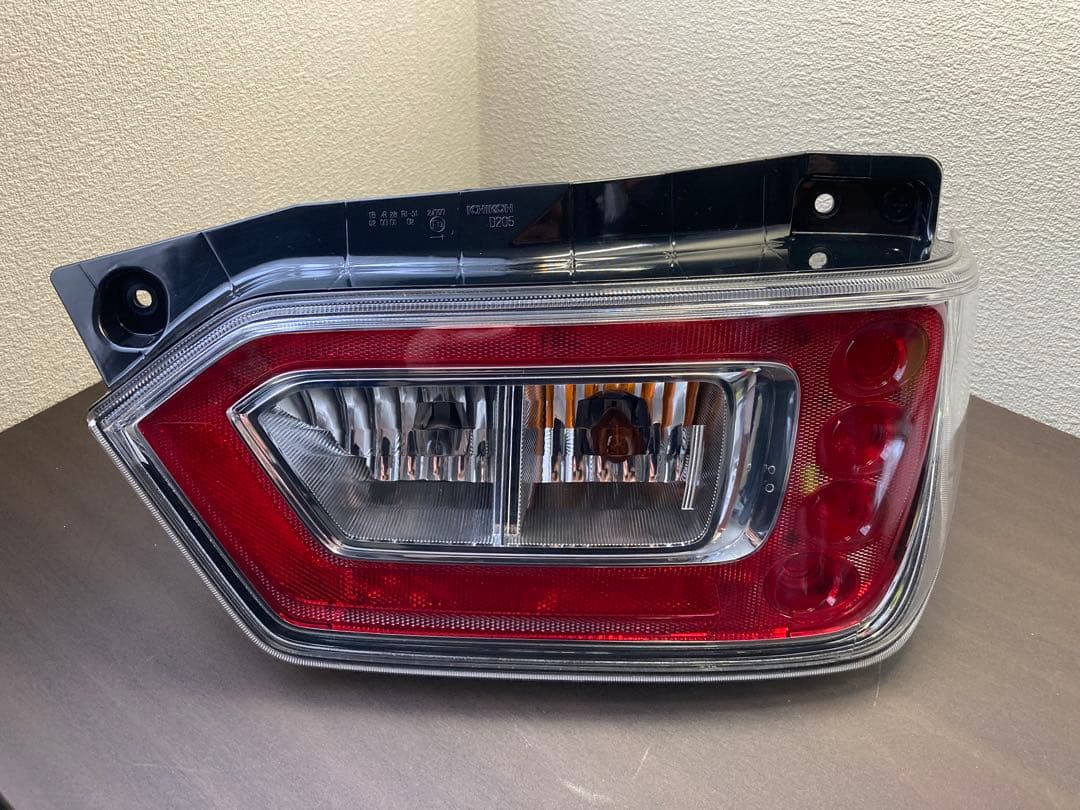 ワゴンR(MH55S) 右テールランプ