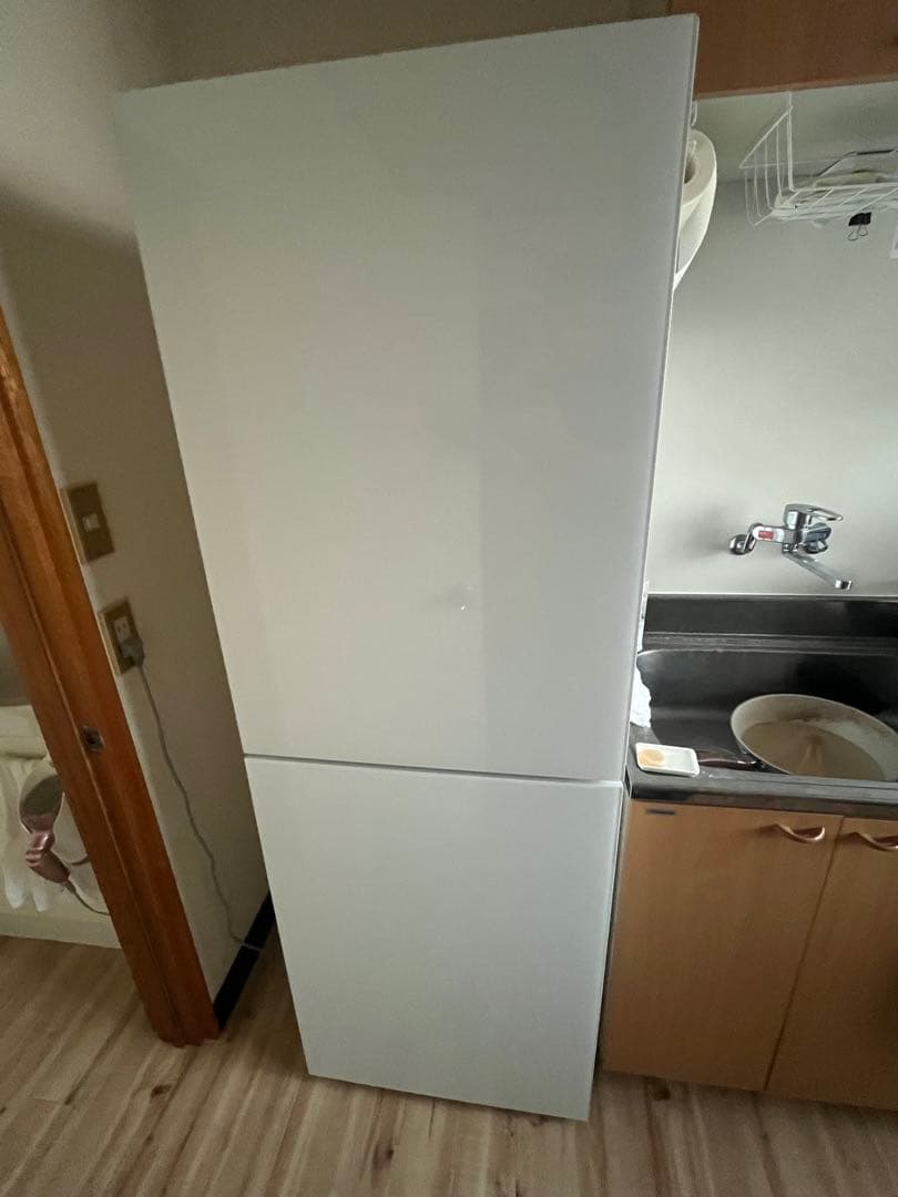 ホワイト冷蔵庫 可動式棚付き