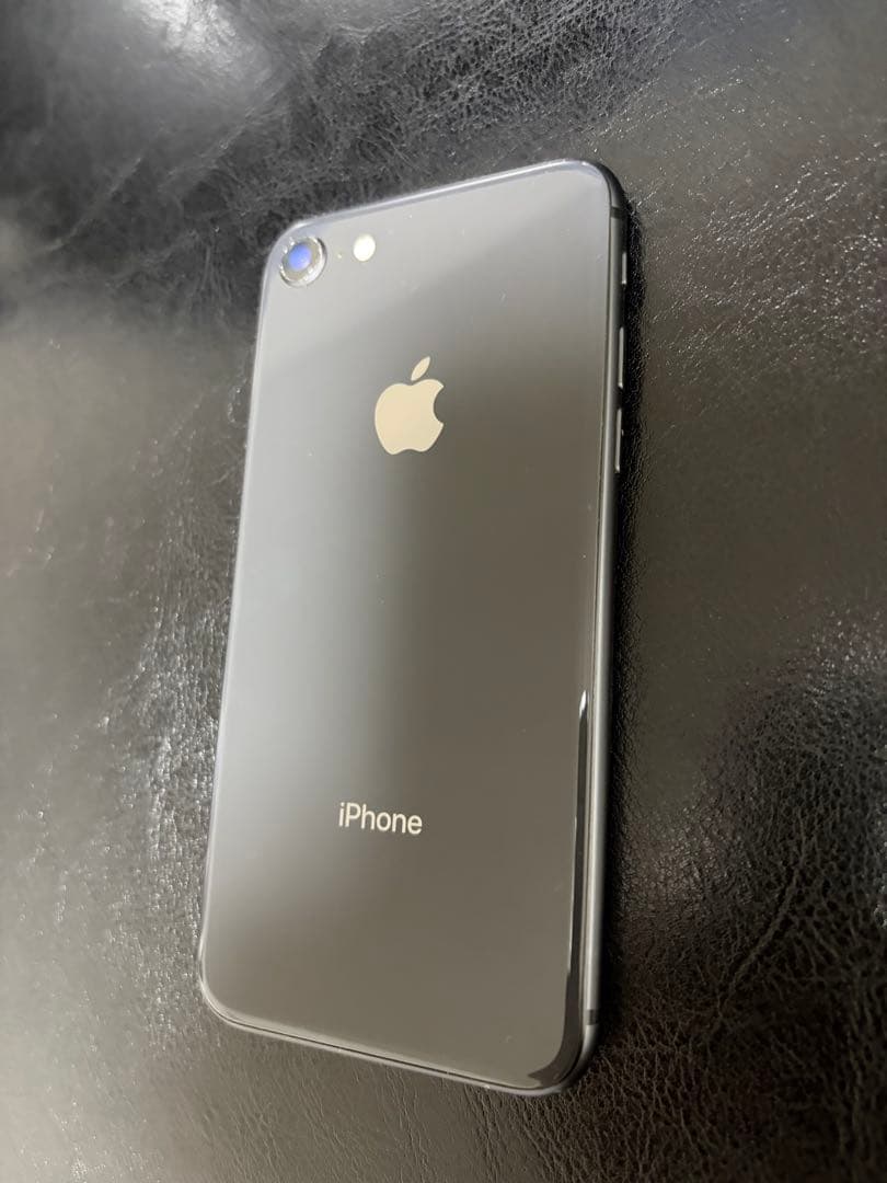 Apple iPhone 8 　スペースグレー 本体