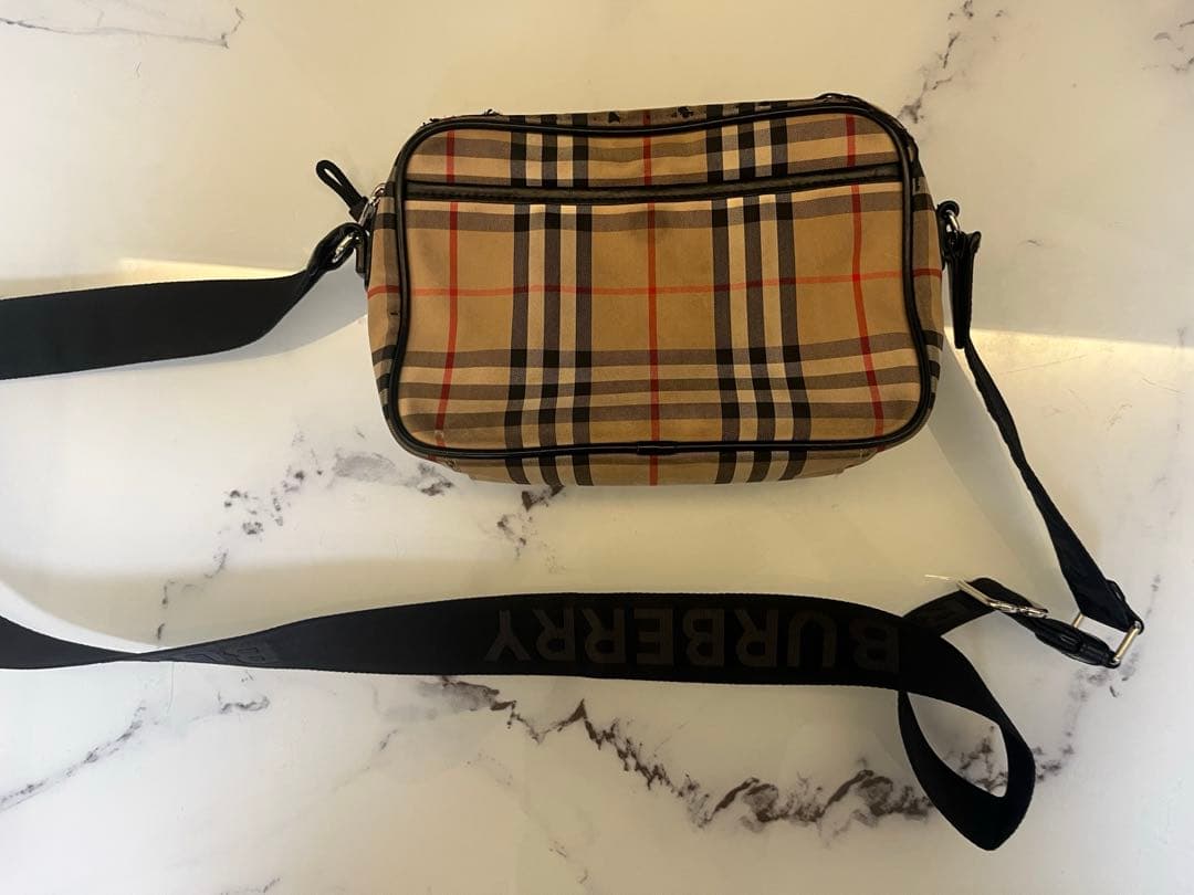 Burberry チェック柄ショルダーバッグ