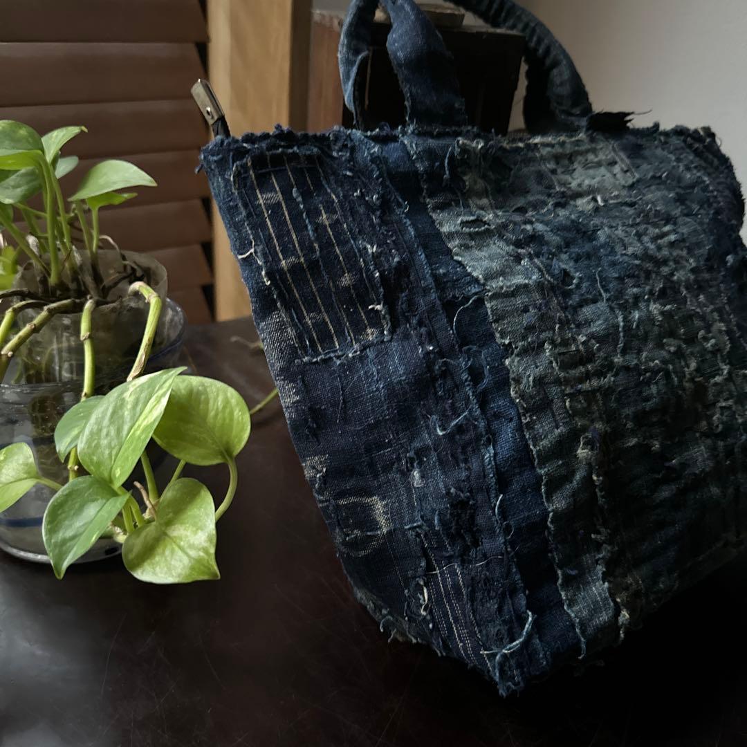 『お針子さん』のトートバッグ/藍染／襤褸