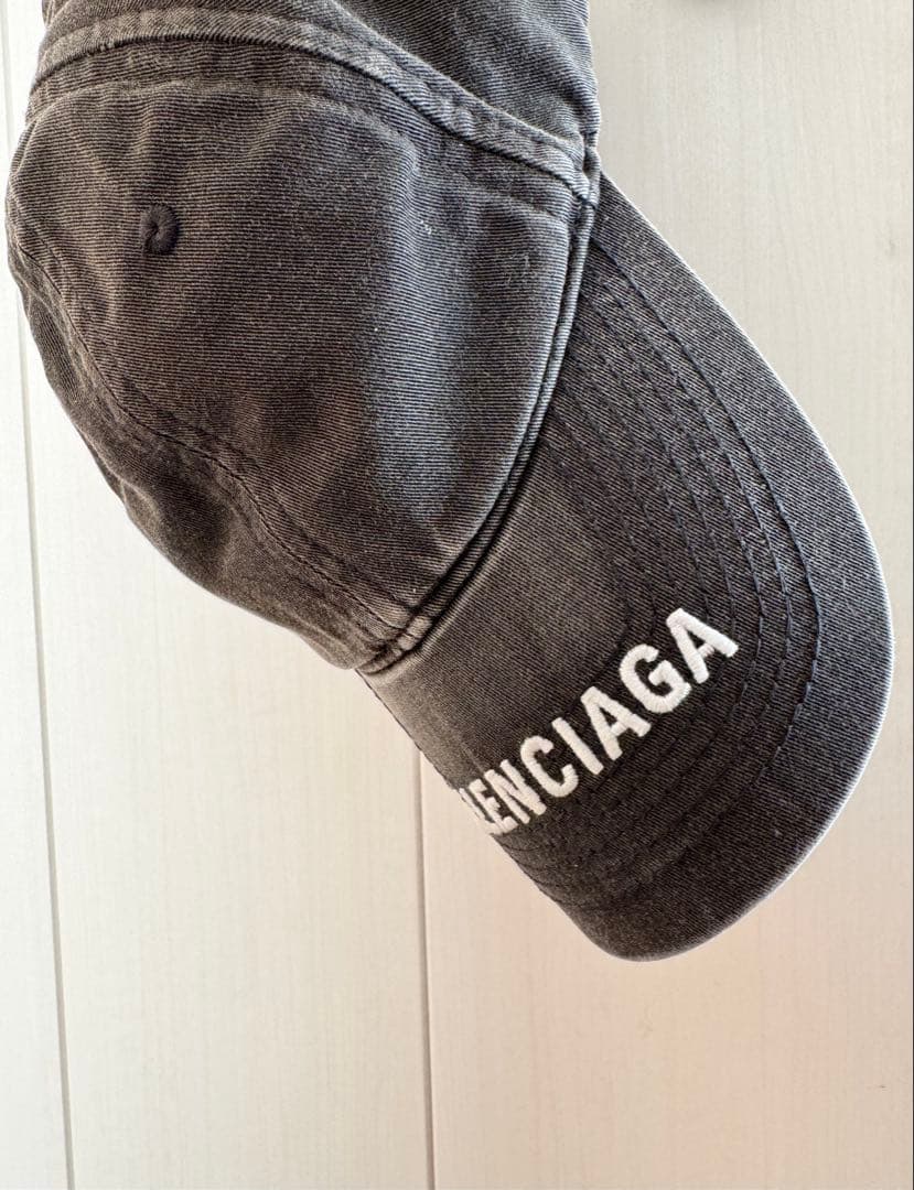 d*6様 BALENCIAGA キャップ Washed Denim