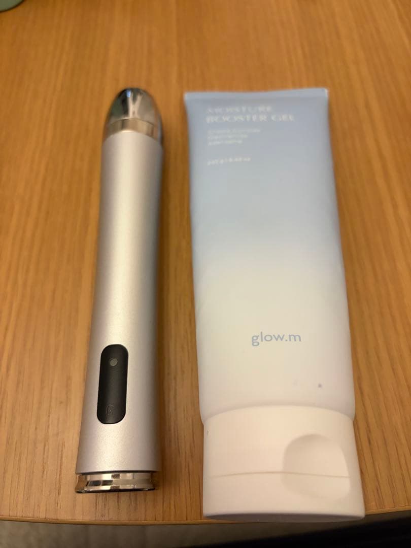 マーサ　 Glow.M ブースターソニック　美顔器 シルバー　パック付き
