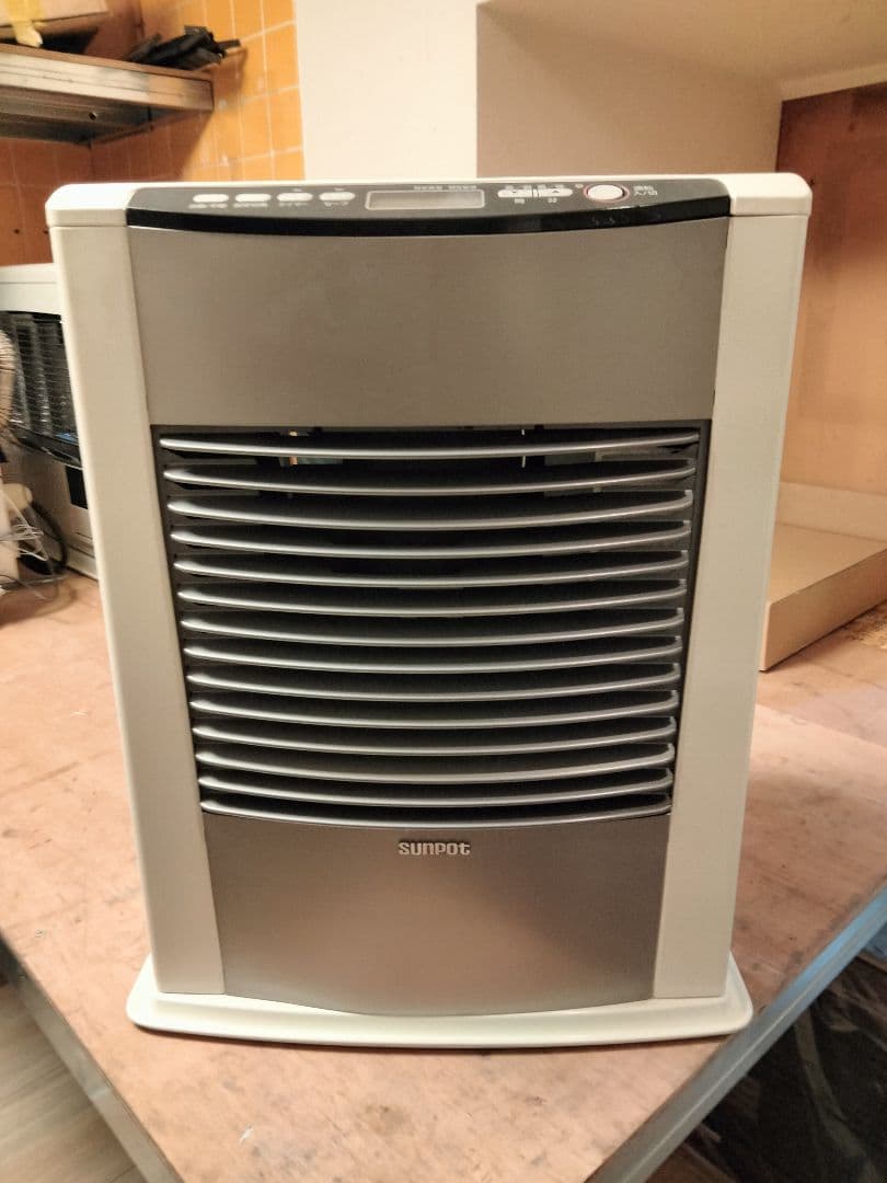 札幌発サンポットFF温風石油ストーブ！品番「FF‐633TL」2014年式中古品