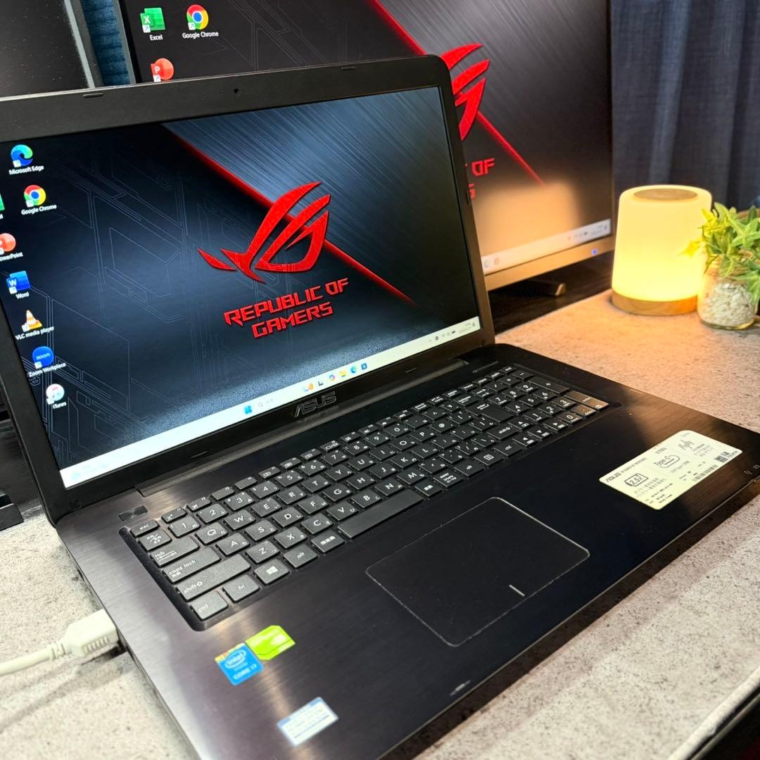 ASUSノートパソコン i7搭載 8GB 新品SSD256 17.3型 GPU有