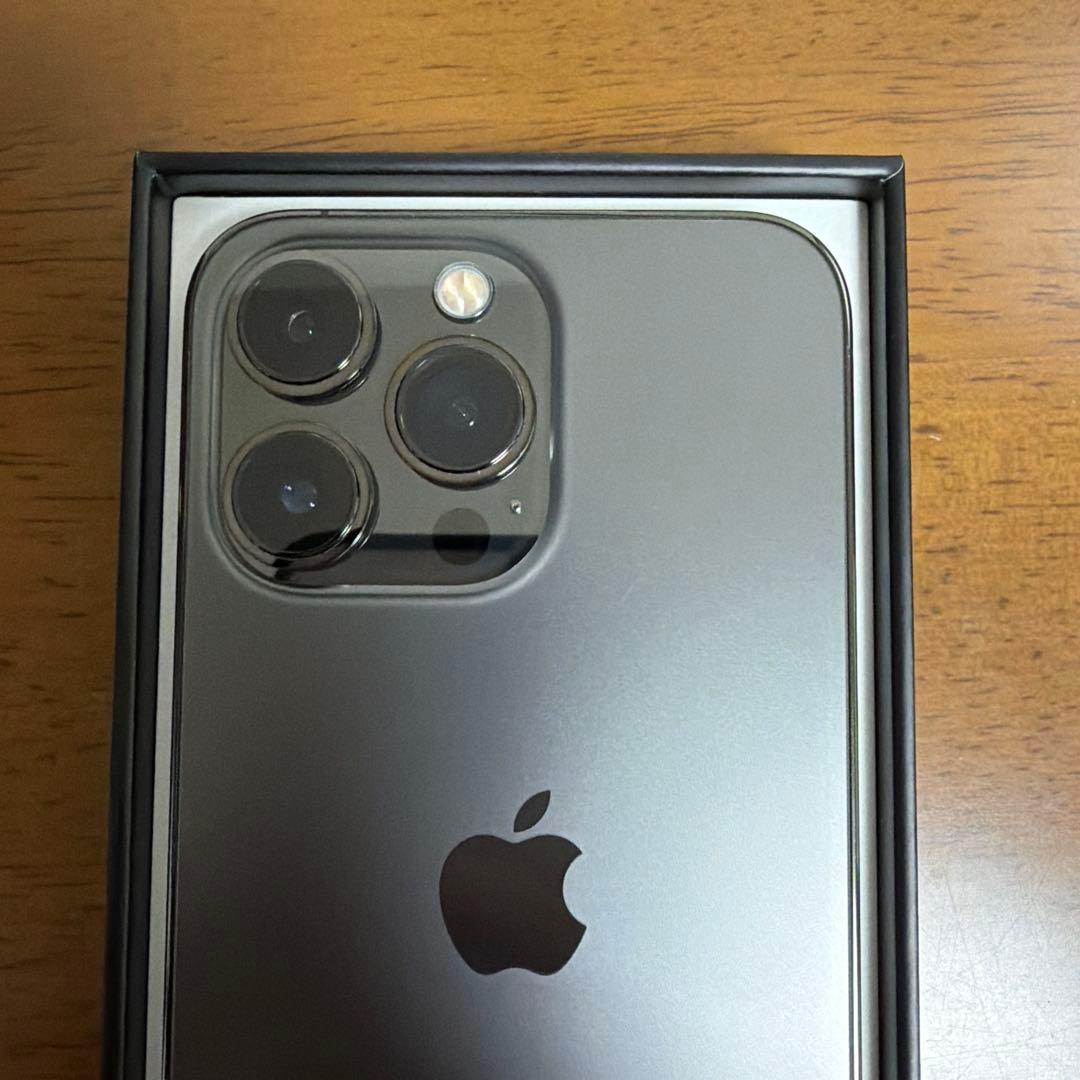 iPhone 13Pro グラファイト 本体 128G SIMフリー　ケース付き
