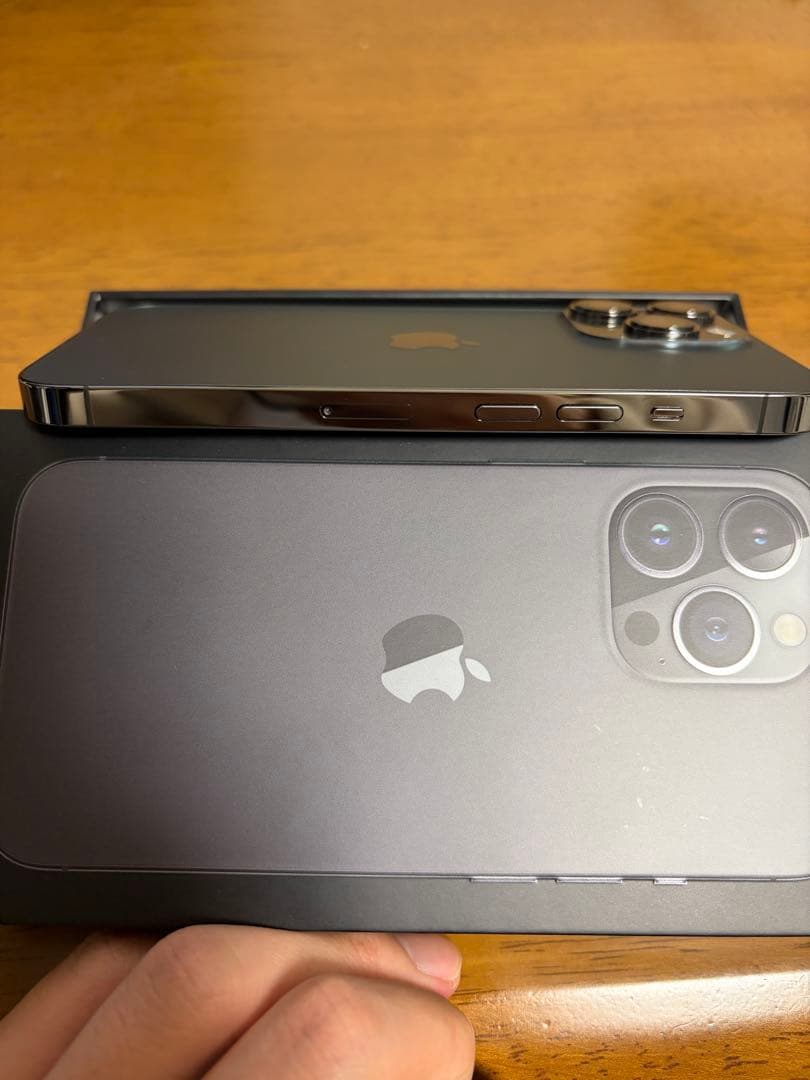 iPhone 13Pro グラファイト 本体 128G SIMフリー　ケース付き