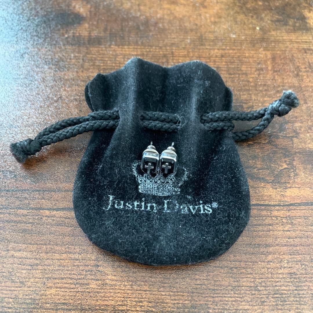 Justin Davis エミネムピアス
