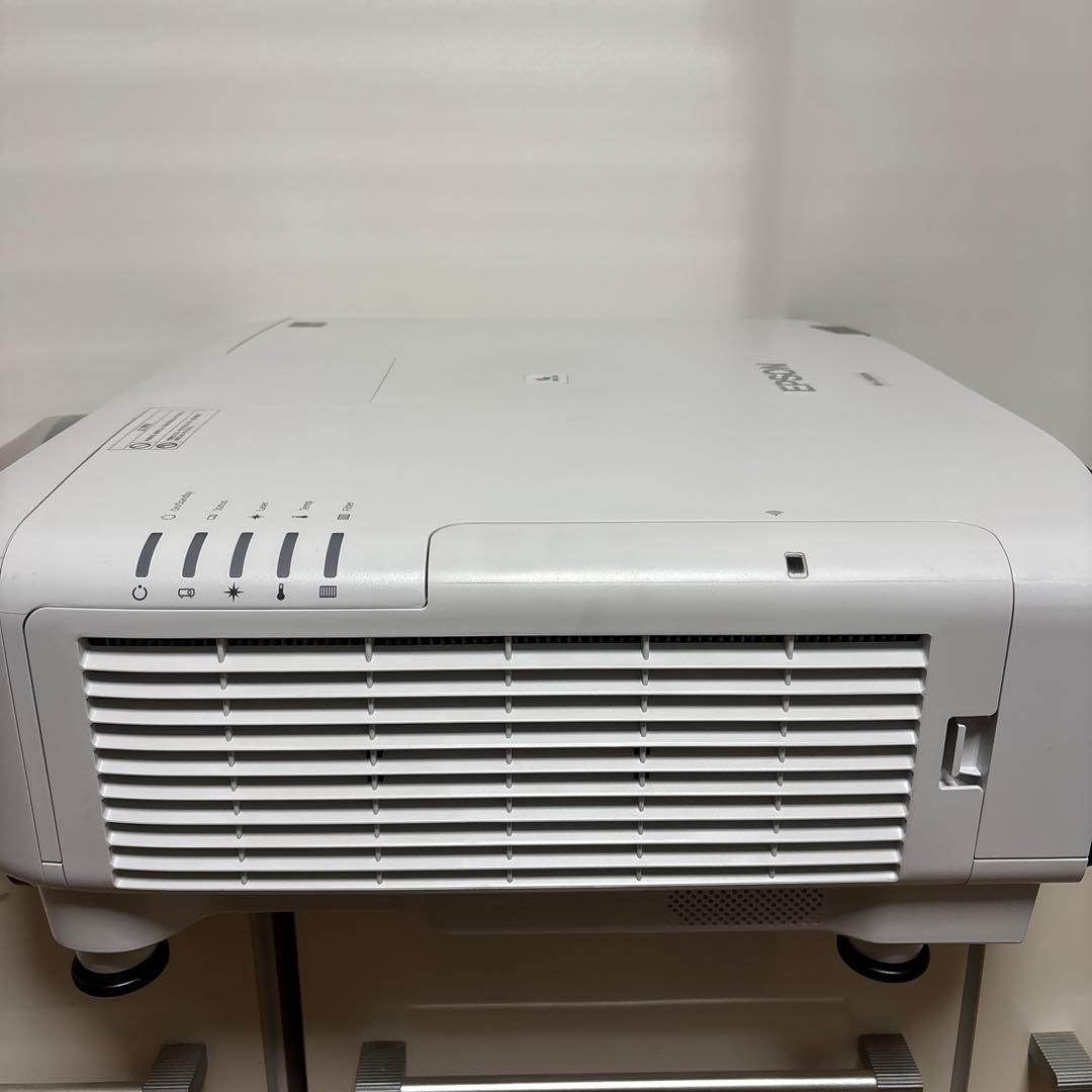 Epson EB-L1500UH・12,000ルーメン