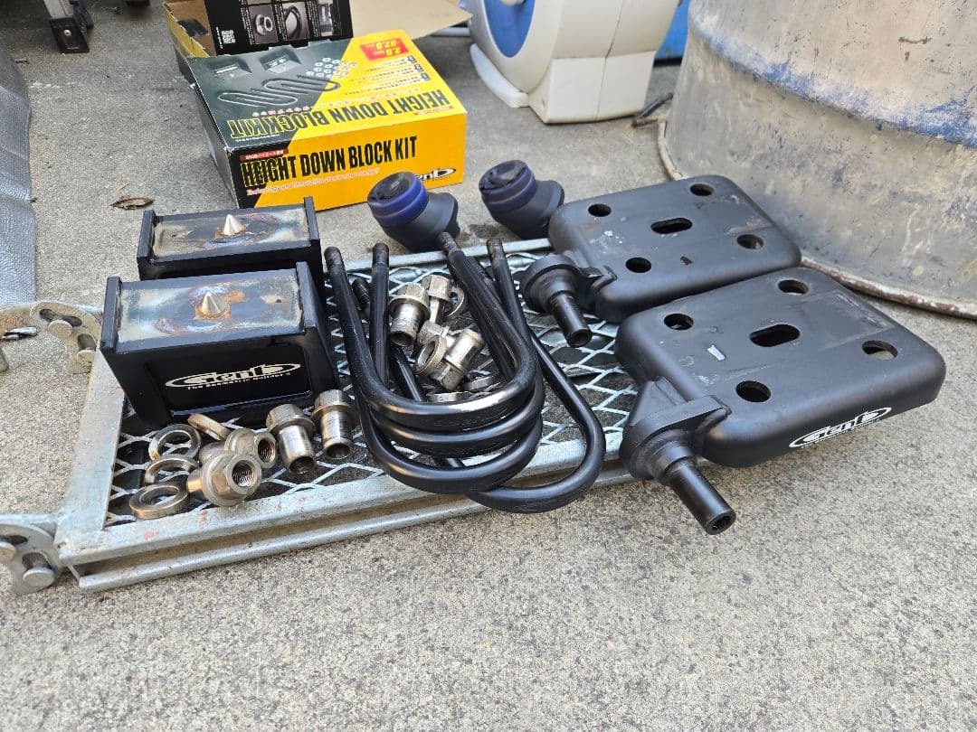 ハイエース　ブロック　３インチ