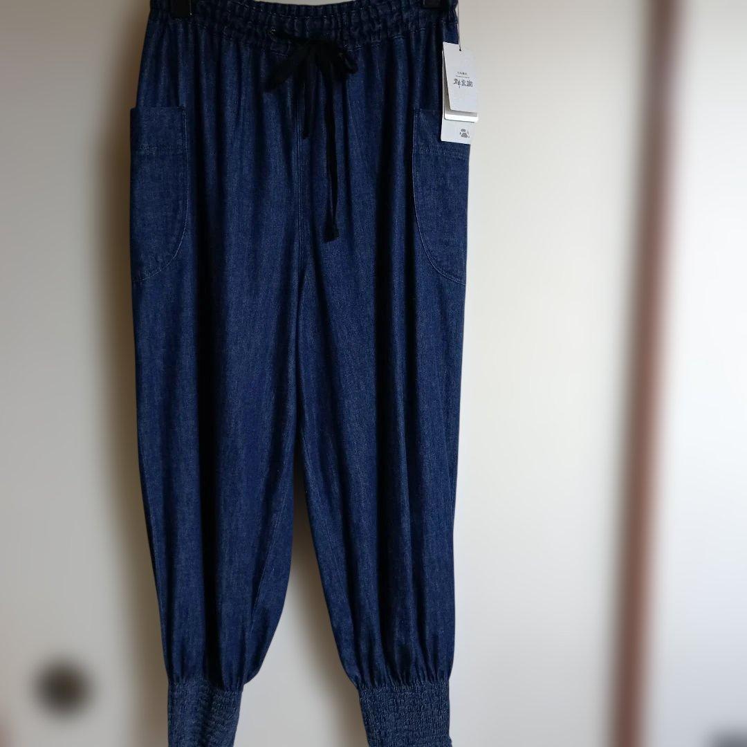 群言堂のデニムパンツです。