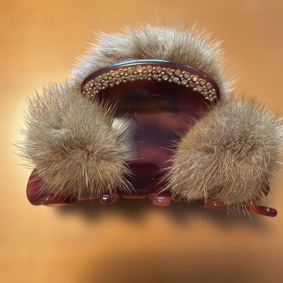 美品acca ヘアクリップ　ミンクファー　スワロフスキー　アッカ